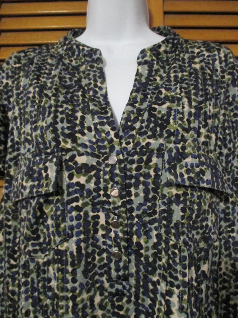 Ava & Grace top flowy stretchy lightweight V neck wash & wear size 1x - Picture 4 of 9